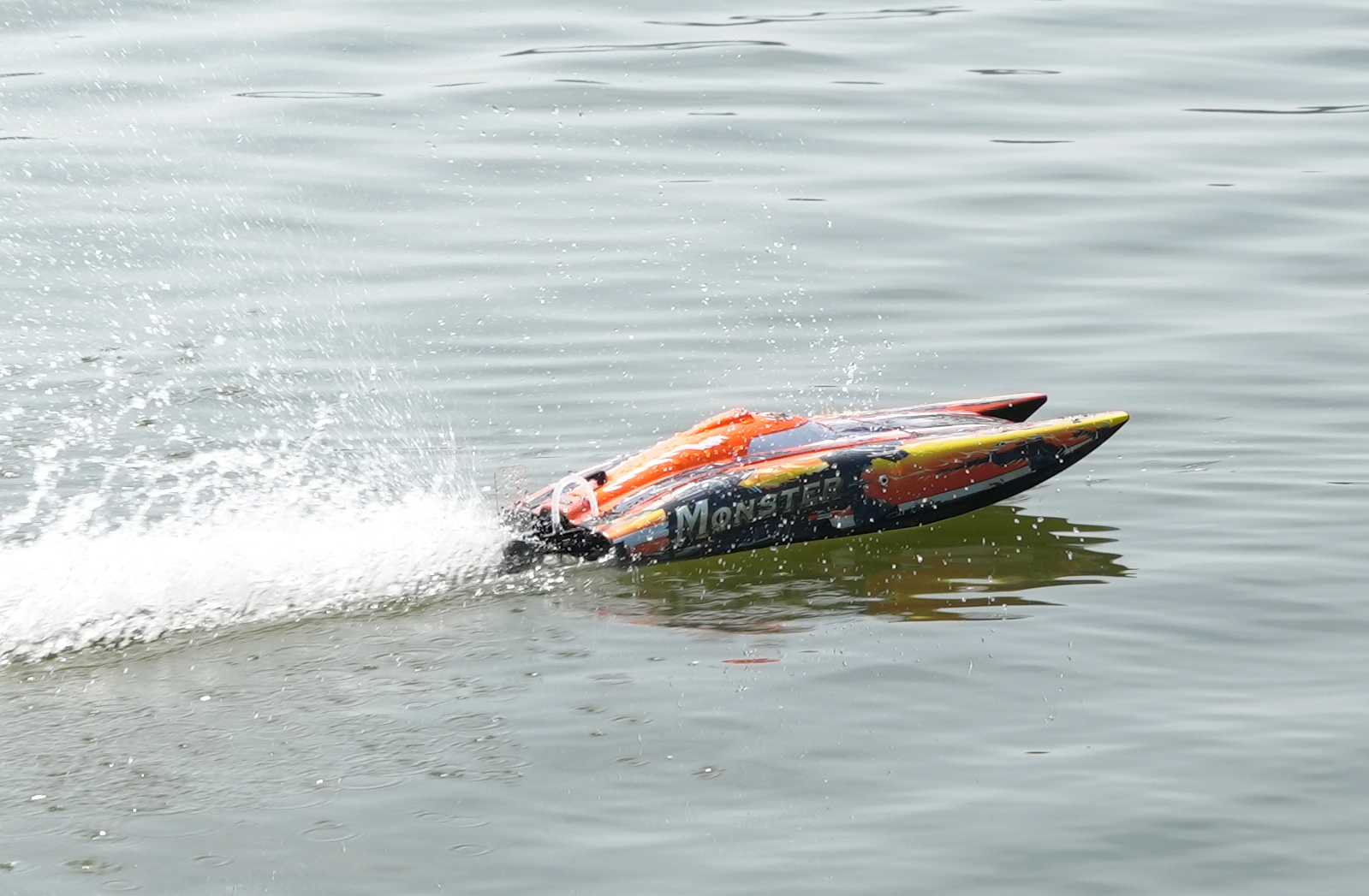 Joysway bateau Monster brushless catamaran 570mm RTR - JW8654-RTR